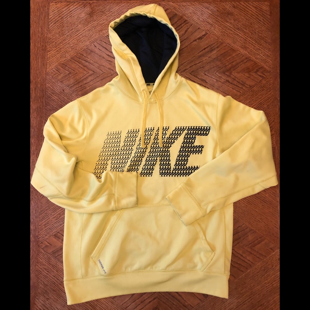 Nike Brand Therma-Fit pull over Hoodie Size S
